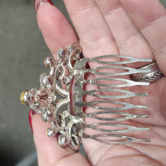 Tiny tiara - Picture 3 of 4